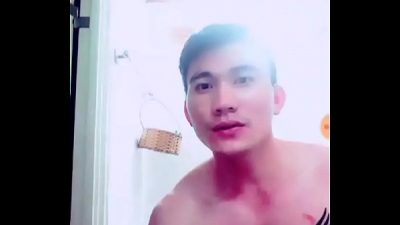 Thanh niên khoai to nứng cu live show