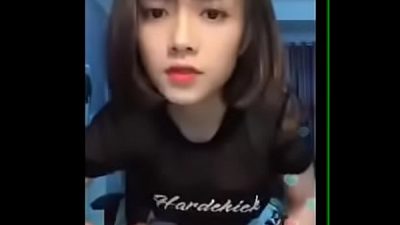 Em mặt xinh ngứa bướm show hàng cực dâm